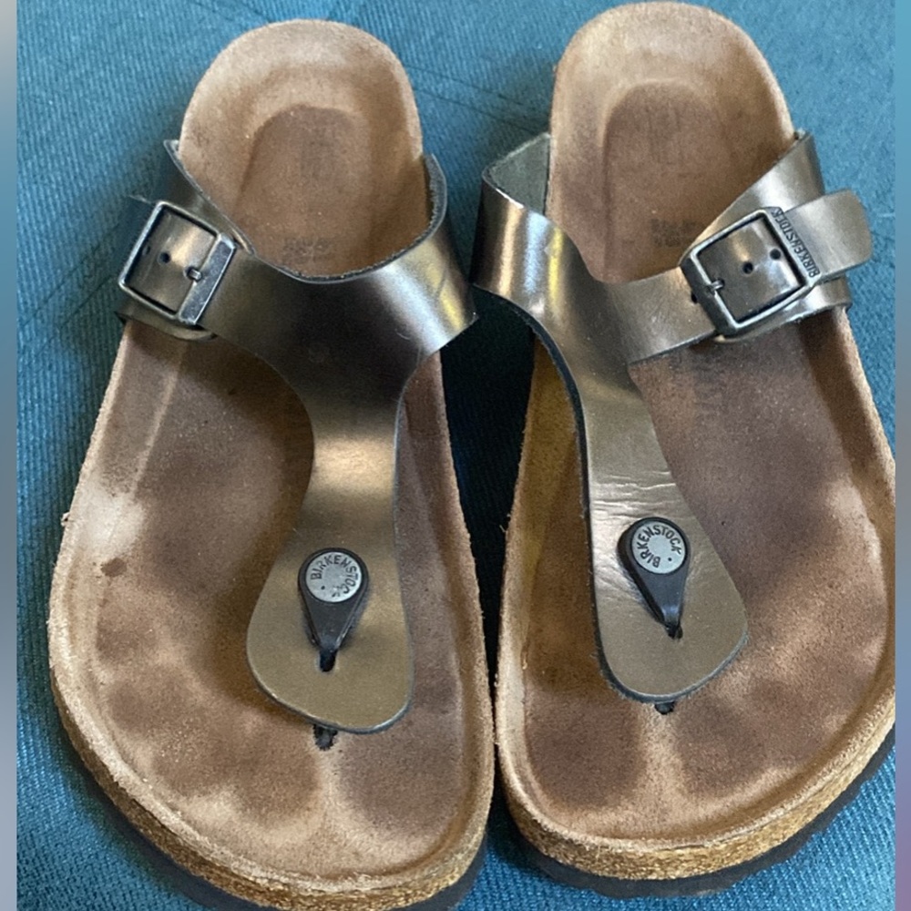 Hardly work Birkenstock Gizeh sandals. Dark silver color. Size 10.5/11.